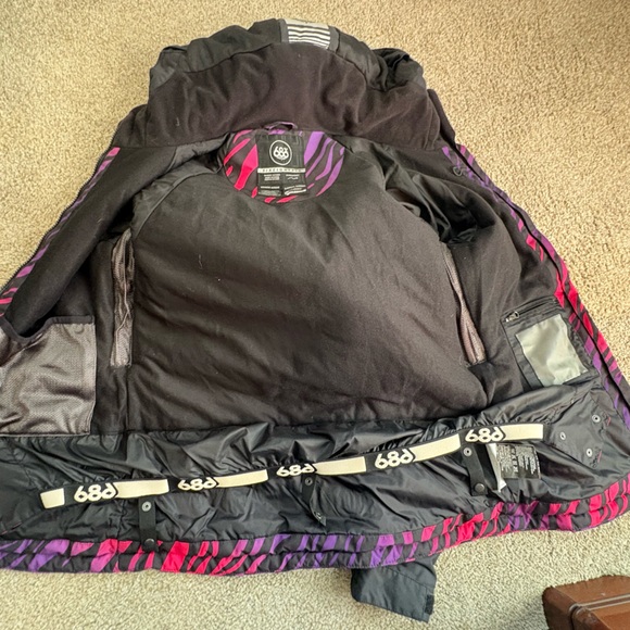 [New] 686 (M) Mannual Vamp Insulated Black/Pink/Purple Flame Snowboard Jacket - Picture 14 of 16